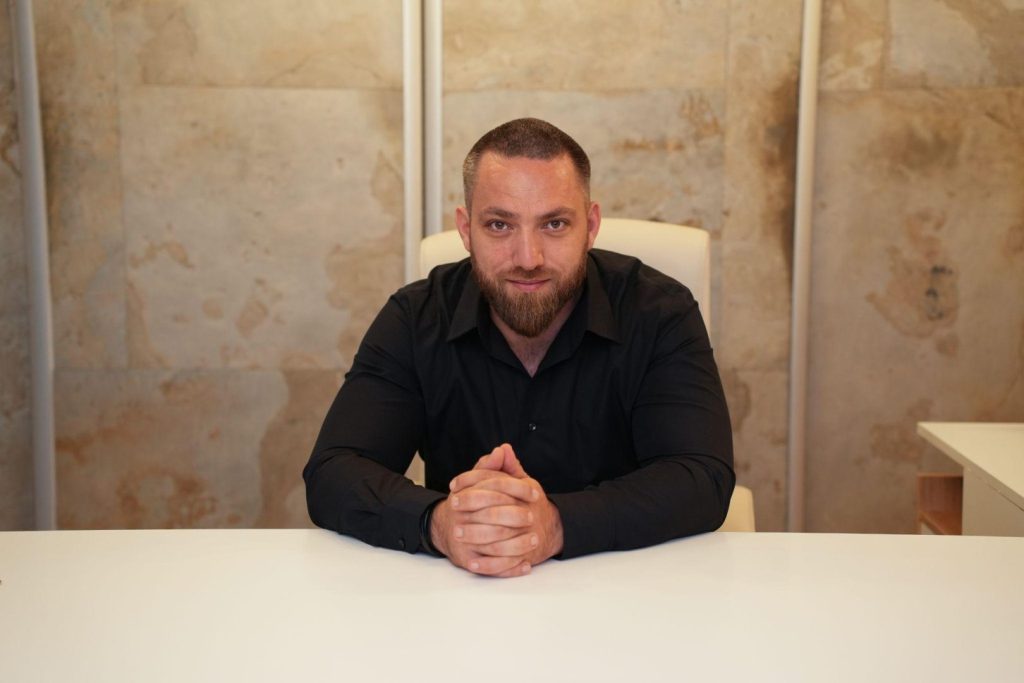 George Reteșan: The Romanian Legal Mind Behind a Healthcare Revolution