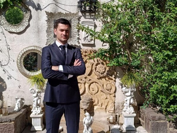 Ce îl face pe Mihai Popa un Senior Vânzări de top la EkoGroup