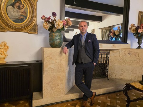 Eduard Petrescu: Brandingul vizual constant e forma modernă a „bățului care face drumul cunoscut”
